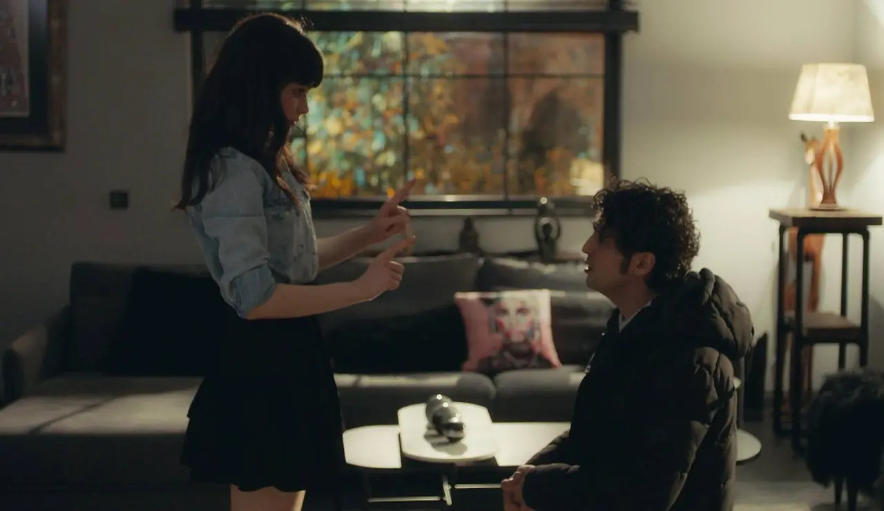 Una propuesta inesperada: Alí le pide matrimonio a Nazli en su cumpleaños