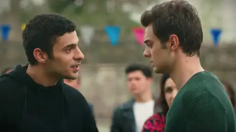 Ömer le cuesta creer que sea el hijo de Suzan y busca respuestas en Kadir Ömer le cuesta creer que sea el hijo de Suzan y busca respuestas en Kadir