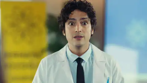 Alí se convierte en cirujano Alí se convierte en cirujano