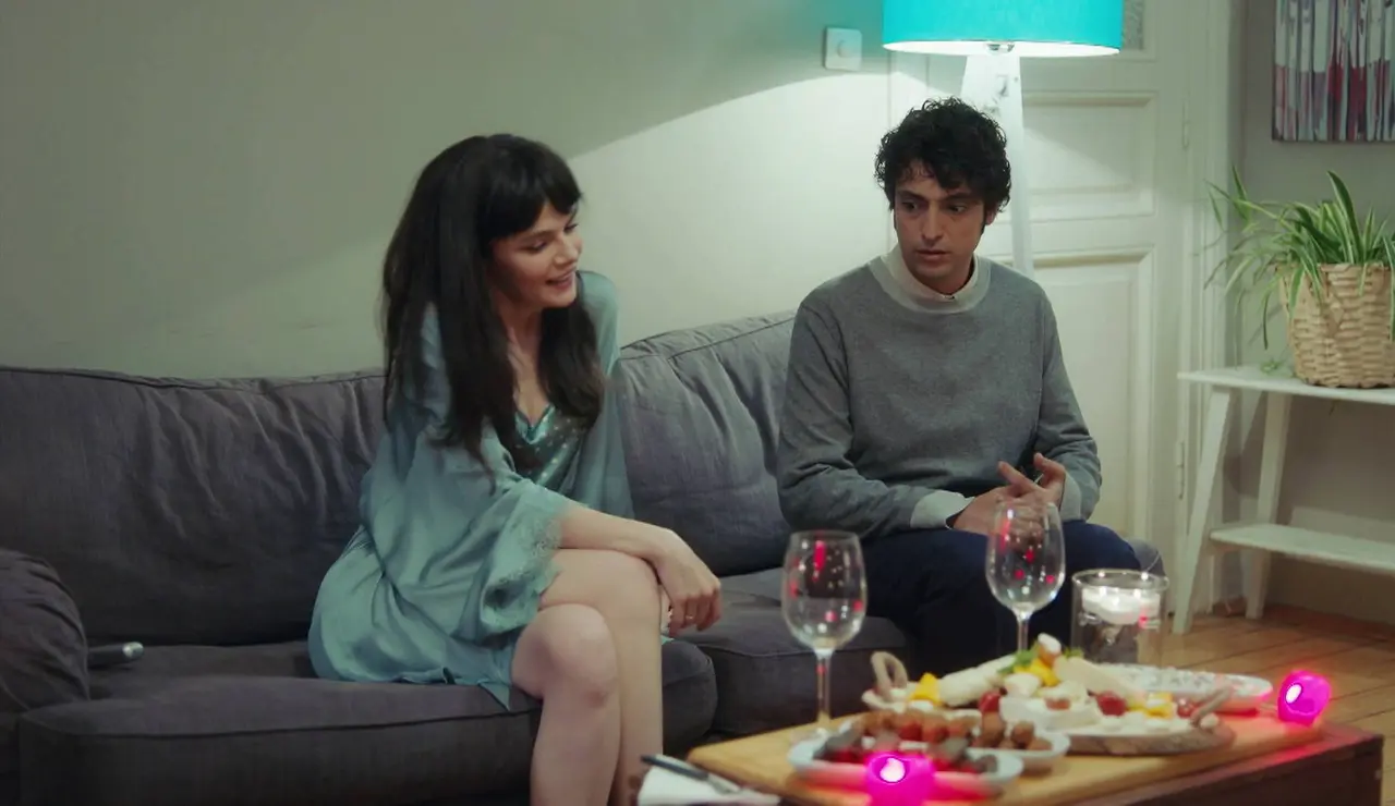 La velada romántica de Nazli se va al traste: Alí no está preparado para pasar la noche con ella