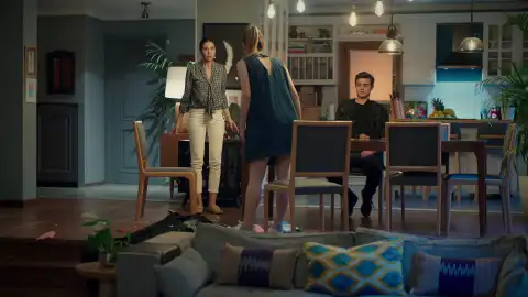 El arrebato de Harika que deja a Ömer de piedra El arrebato de Harika que deja a Ömer de piedra