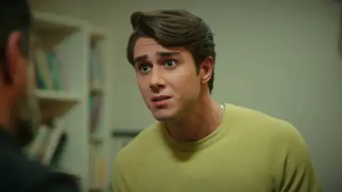 El secreto más oscuro de Akif, a punto de ser descubierto por su hijo Doruk El secreto más oscuro de Akif, a punto de ser descubierto por su hijo Doruk