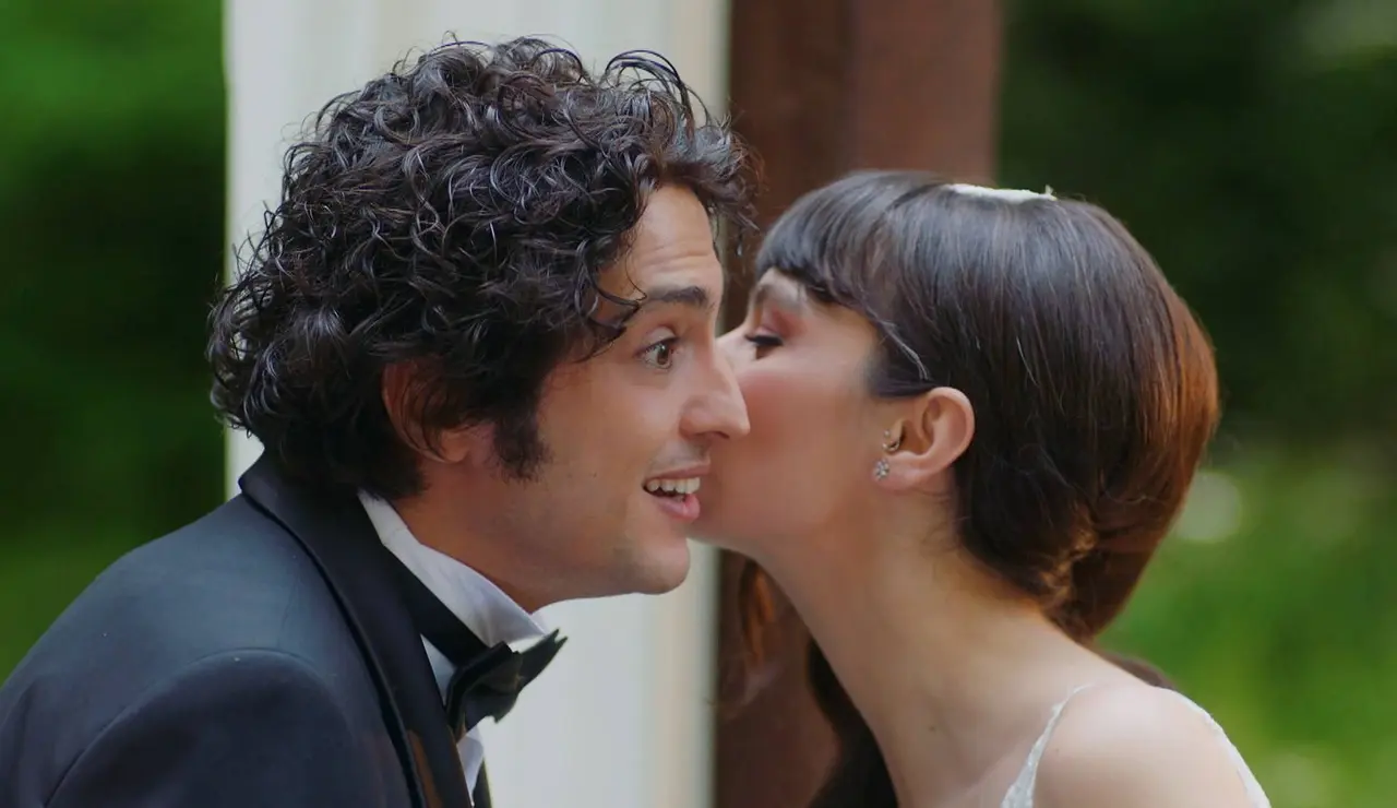 azli y Alí sellan su amor con una boda inolvidable, un hijo en camino y el legado de Adil perdura: así es el emotivo desenlace de Doctor Alí