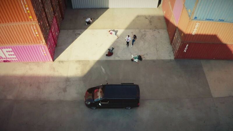 Cemile roba el dinero de los Eren, desata una tragedia familiar y pone en peligro sus sueños