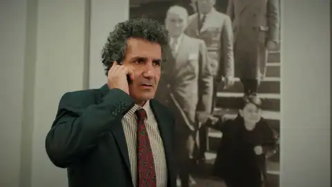 Orhan descubre que Sengül no ha sido sincera con él Orhan descubre que Sengül no ha sido sincera con él