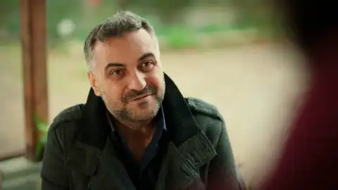 Llega a casa de Sengül un hombre que se presenta como su casero Llega a casa de Sengül un hombre que se presenta como su casero