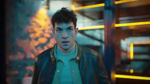 Tolga quiere vengarse de los Eren y provoca un incendio Tolga quiere vengarse de los Eren y provoca un incendio