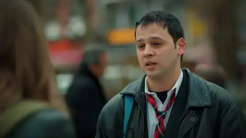 Harika le rompe el corazón a Oğulcan y él decide poner punto y final a su relación Harika le rompe el corazón a Oğulcan y él decide poner punto y final a su relación