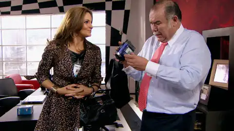Rebeca no consigue desenmarcarar a Plutarco Rebeca no consigue desenmarcarar a Plutarco