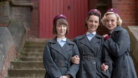 Cynthia Miller junto a Jenny Lee y Trixie Franklin Cynthia Miller junto a Jenny Lee y Trixie Franklin