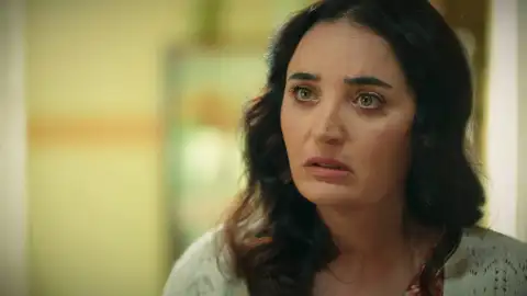 Sengül sale de prisión y todo se desmorona: Orhan le pide el divorcio y ella encuentra un pañuelo que Gönül dejó a propósito en su cama Sengül sale de prisión y todo se desmorona: Orhan le pide el divorcio y ella encuentra un pañuelo que Gönül dejó a propósito en su cama