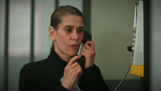 Una compañera de prision de Sengül idea un plan para vengarse de Gönül 