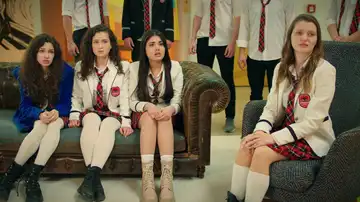 ¡Escándalo en el Ataman! Emir chantajea a Asiye y sus amigas… y las delata ante la policía ¡Escándalo en el Ataman! Emir chantajea a Asiye y sus amigas… y las delata ante la policía