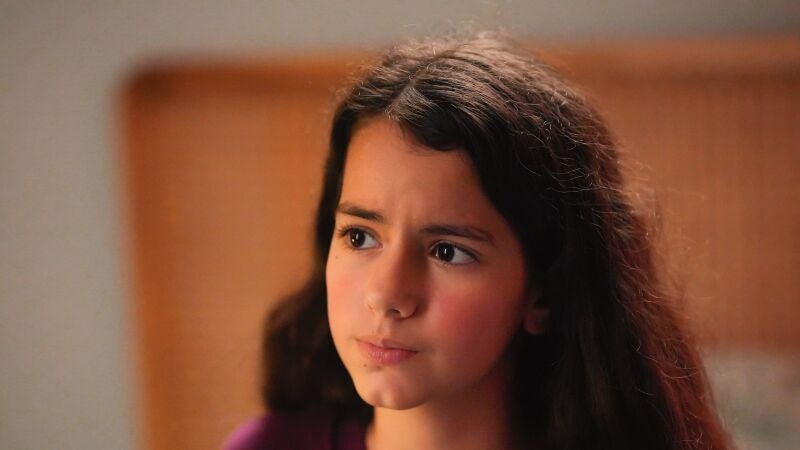 Tilsim, la hija mayor de Kursa, herida por el abandono emocional de su madre tras la desaparición de su hermano Kuzey