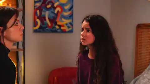 Tilsim con su madre Karsu Tilsim con su madre Karsu