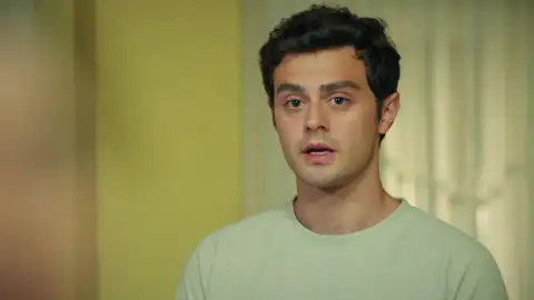 Ömer pide disculpas a su tía Sengül por su comportamiento: "Tenía que haberme controlado" Ömer pide disculpas a su tía Sengül por su comportamiento: "Tenía que haberme controlado"