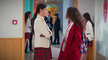 Yasmin logra despertar los celos de Asiye y provoca una fuerte discusión con Doruk Yasmin logra despertar los celos de Asiye y provoca una fuerte discusión con Doruk