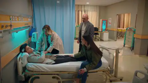 Sarp acusa a Ömer de haber intentado matarlo Sarp acusa a Ömer de haber intentado matarlo