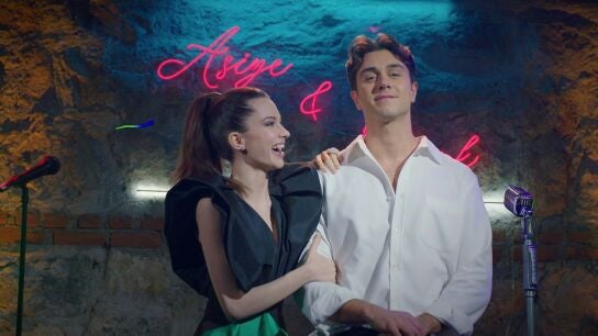 Doruk se imagina casado con Asiye y siendo padre de cuatro niños 