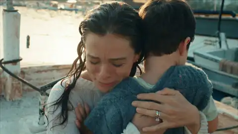 El destino hace que Karsu se reencuentre con su hijo Kuzey desaparecido El destino hace que Karsu se reencuentre con su hijo Kuzey desaparecido