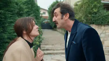 ¡Gran bronca entre Karsu y Reha! La tensión estalla entre ellos al descubrir que su marido sigue siendo un mentiroso ¡Gran bronca entre Karsu y Reha! La tensión estalla entre ellos al descubrir que su marido sigue siendo un mentiroso