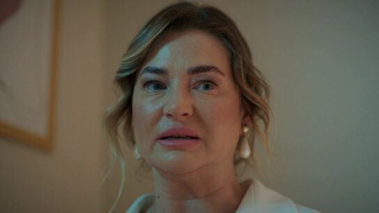 El tri&aacute;ngulo imposible: Ahmet elige a Suzan y provoca la furia de Şevval
