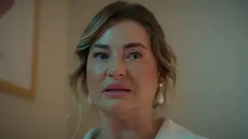 El triángulo imposible: Ahmet elige a Suzan y provoca la furia de Şevval El triángulo imposible: Ahmet elige a Suzan y provoca la furia de Şevval