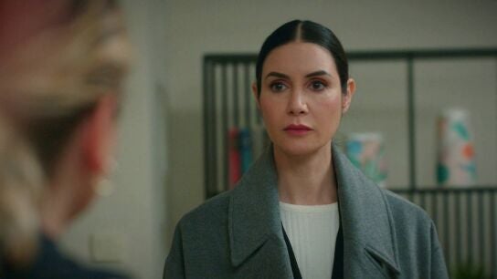 Suzan se queda de piedra al ver a Şevval en casa de Ahmet