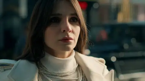 El regreso de Irmak reabre viejas heridas en su madre Filiz y su hermana Karsu El regreso de Irmak reabre viejas heridas en su madre Filiz y su hermana Karsu