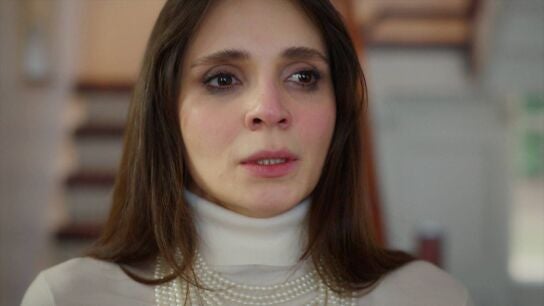 Irmak está muy triste al ser rechazada por Filiz y Karsu