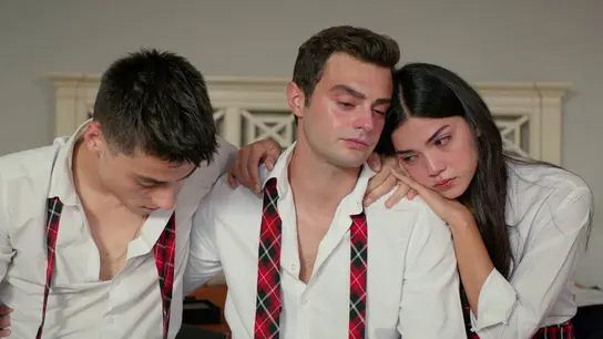 Los hijos de Ahmet lamentan la muerte de su padre Los hijos de Ahmet lamentan la muerte de su padre