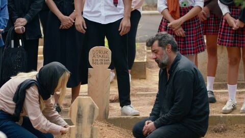 Familiares y amigos dan el último adiós a Doruk 