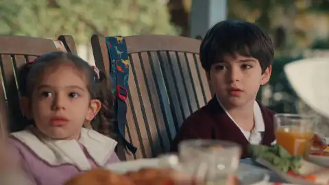 Reha intenta que sus hijos acepten a Hande, pero el desayuno familiar acaba en desastre Reha intenta que sus hijos acepten a Hande, pero el desayuno familiar acaba en desastre