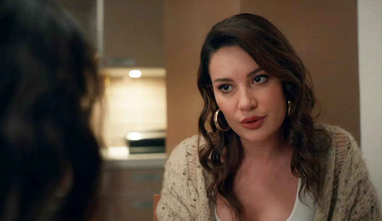 Hande le revela a Tilsim el secreto de Filiz e Irmak