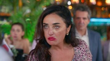 Şengül irrumpe borracha en la fiesta del colegio Ataman y destapa todos los secretos: ¡acusa a Şevval de provocar la muerte de Ahmet! Şengül irrumpe borracha en la fiesta del colegio Ataman y destapa todos los secretos: ¡acusa a Şevval de provocar la muerte de Ahmet!