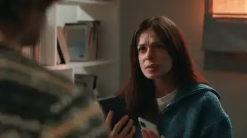 Karsu descubre la trágica verdad sobre Ozan y decide ocultársela a su hijo Deniz  Karsu descubre la trágica verdad sobre Ozan y decide ocultársela a su hijo Deniz