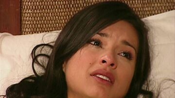 Jimena, hundida tras su ruptura con Franco, intenta recomponerse con la ayuda de Leandro  Jimena, hundida tras su ruptura con Franco, intenta recomponerse con la ayuda de Leandro