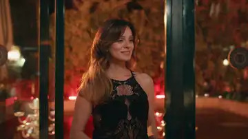 Karsu reaparece irreconocible en la fiesta sorpresa que organizan para su hermana Irmak con motivo del inminente nacimiento de su bebé Karsu reaparece irreconocible en la fiesta sorpresa que organizan para su hermana Irmak con motivo del inminente nacimiento de su bebé