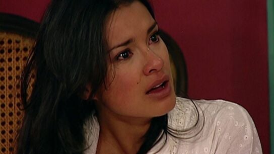 Pasi&oacute;n de gavilanes - Jimena empieza a echar de menos a su familia viviendo con &Oacute;scar