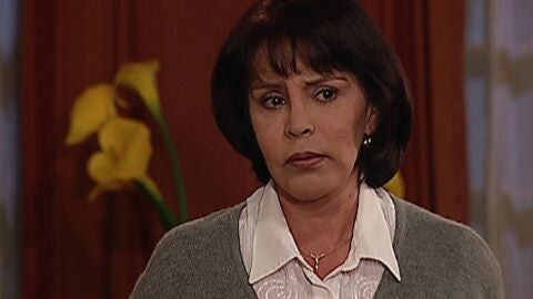 Pasión de gavilanes - Eva confiesa a la familia Elizondo que conocía toda la verdad sobre los Reyes, Libia y Bernardo