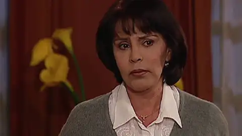 Pasión de gavilanes - Eva confiesa a la familia Elizondo que conocía toda la verdad sobre los Reyes, Libia y Bernardo Pasión de gavilanes - Eva confiesa a la familia Elizondo que conocía toda la verdad sobre los Reyes, Libia y Bernardo