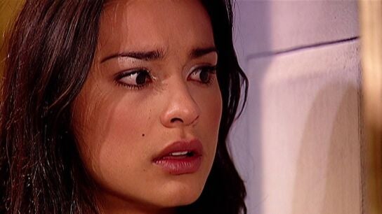 Jimena entra en p&aacute;nico al creer que &Oacute;scar y Juan traman asesinarla a ella y a Norma tras o&iacute;r una conversadi&oacute;n a medias