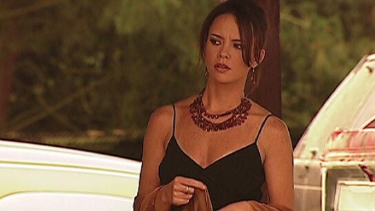 Pasi&oacute;n de gavilanes - Sarita tiene un accidente con el coche y Franco la rescata