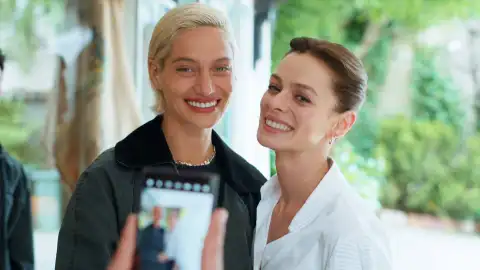 Karsu teme perder a Atilla por una actriz y le declara su amor con un gesto precioso Karsu teme perder a Atilla por una actriz y le declara su amor con un gesto precioso