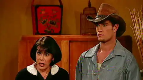 Tras la muerte de doña Eduvina, Franco vive una auténtica pesadilla en la hacienda Trueba por culpa de Malcolm Tras la muerte de doña Eduvina, Franco vive una auténtica pesadilla en la hacienda Trueba por culpa de Malcolm