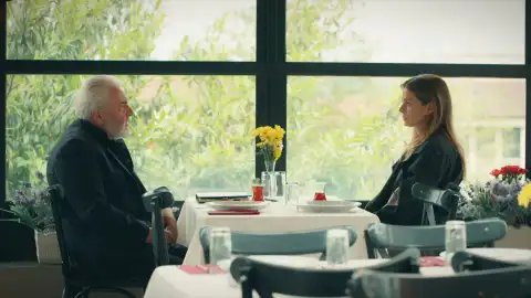 Karsu pide ayuda a Hasan para poder ver a sus hijos Karsu pide ayuda a Hasan para poder ver a sus hijos