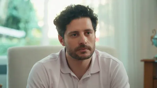 El amigo de Kivanç conoce a Karsu El amigo de Kivanç conoce a Karsu