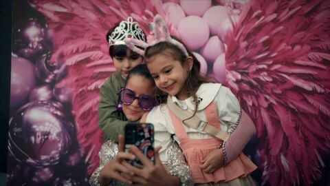 Tilsim celebra una fiesta en casa por todo lo alto