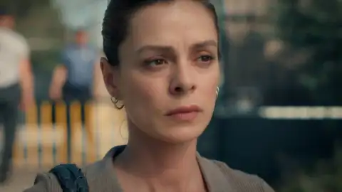 La cLa crueldad de Reha no tiene límites: hace detener a Karsu en el colegio tras descubrir que veía a sus hijos a escondidasrueldad de Reha no tiene límites: hace detener a Karsu en el colegio tras descubrir que veía a sus hijos a escondidas La cruLa crueldad de Reha no tiene límites: hace detener a Karsu en el colegio tras descubrir que veía a sus hijos a escondidaseldad de Reha no tiene límites: hace detener a Karsu en el colegio tras descubrir que veía a sus hijos a escondidas