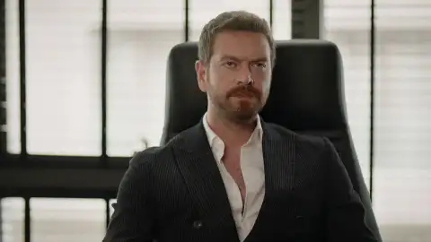 Bora no se apiada de Karsu y la despide Bora no se apiada de Karsu y la despide